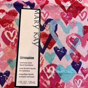 New Mary Kay Product. Luminous-wear liquid foundation. Beige 2